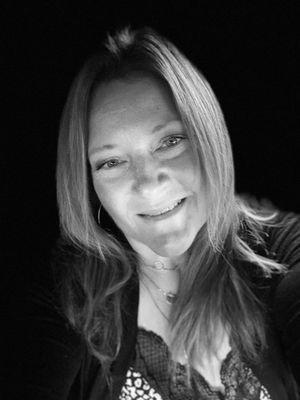 Bronson's Blonding Specialist book online @ hairbymerrie.square.site