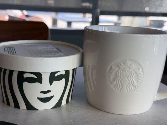 Rolled & Steel-Cut Oatmeal & Grande Medium Roast - Pike Place Roast with a In Cafe Cup (Free Refills)