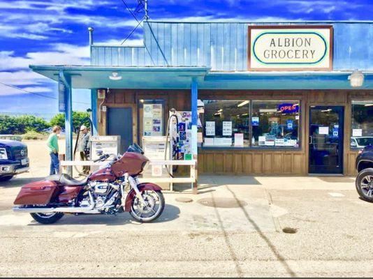 Albion Grocery and liquor