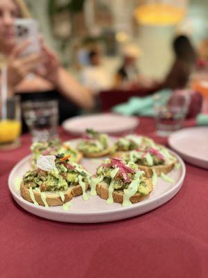 Mini avocado toast