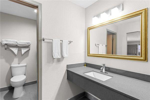 Guest room bath