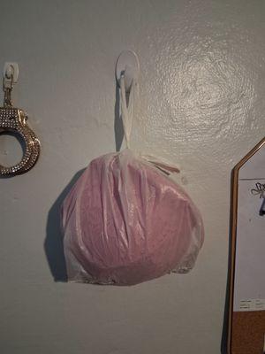 This is the 44DDD hanging on my wall in the original bag until I can get a hold of the right person to get my money back