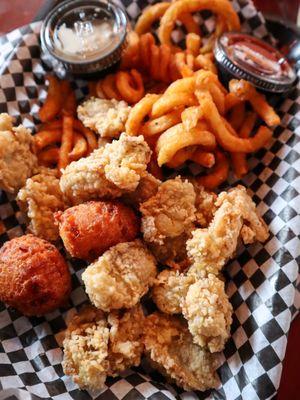 Red Pirate Family Grill & Oyster Bar