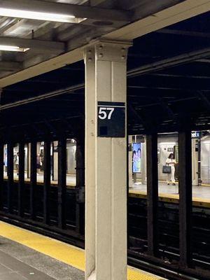 Change trains here for Queens Mall. 08/28/23