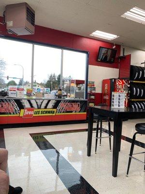 Les Schwab Tire Center