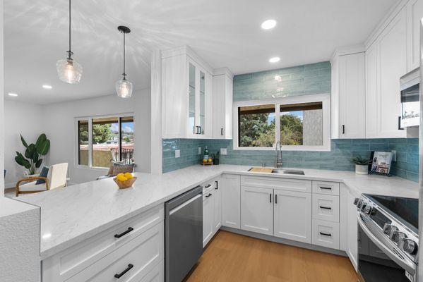 Alice Greliak - Compass