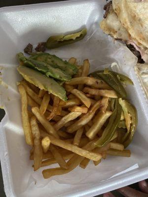 Pedí Azada Sincronizaday llego todo frío la papa se ve que llevaba más de una hora muy mal servicio