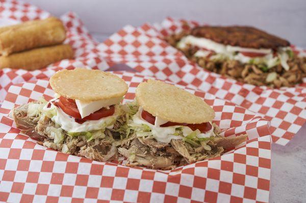 AREPAS,PATACONES Y TEQUEÑOS