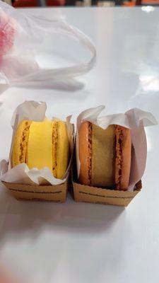 Mango & coffee flavor macron ice cream