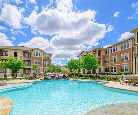 Parkway Grande Apartment Homes