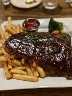 Bbq ribs and fries. Definitely baked not bbqed but the home Meade sauce was good