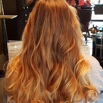 A very soft and natural Balayage.