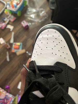 Just bought these dunks got home and took them out the box and to my surprise full of creases and not to mention they charge an extra 100