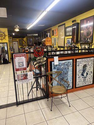 Mad Dog Tattoo & Body Piercing