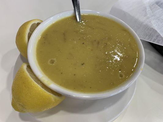 Lentil soup with lemon