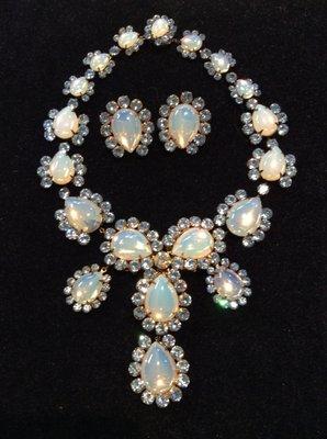Tulip's Antiques & Consignments