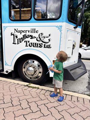 Naperville Trolley & Tours