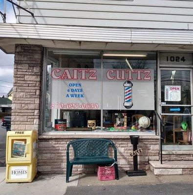 CaitzCuttz Store Front