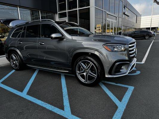 This is my new GLS 450 sport that I got from Jack Goldberg. Probably my 15th car from this dealership and this sales person over the years.
