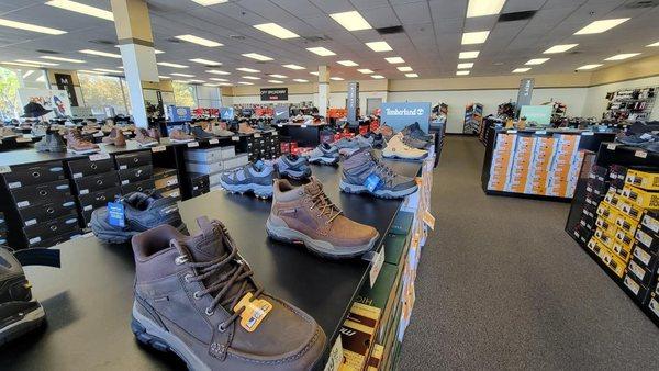 Off Broadway Shoe Warehouse