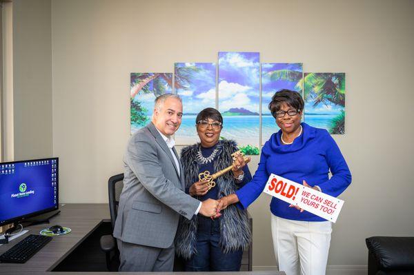 Diane Givens - eXp Realty of California