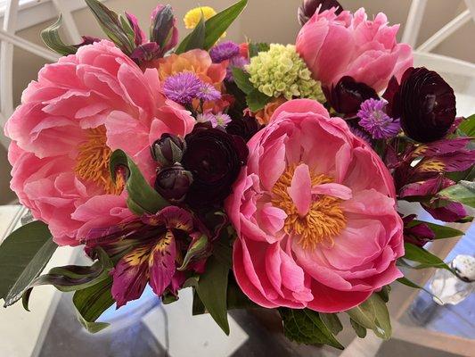 R Blooms Of Lake Oswego