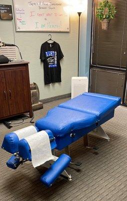 April 2022 - New Lloyd Astro Stationary Chiropractic Table