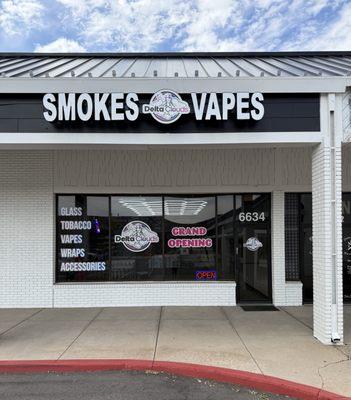 Delta Clouds Smokes & Vapes