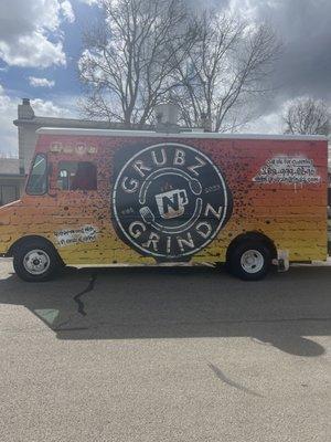 Grubz N' Grindz