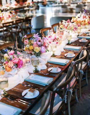Colorful floral tablescape design at Cedar Lakes Estate. Photo: Afrik Armando