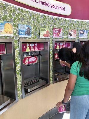 Menchie's Frozen Yogurt