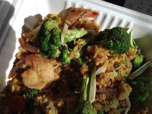 Thai Stir Fried: Raw uncleaned shrimp. Almost 4" raw broccoli, not at all like in photo! Substitute? Should have asked me first!