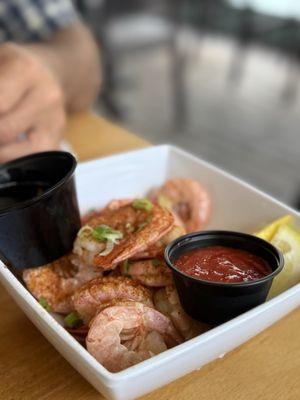 Salty's Island Bar & Grille