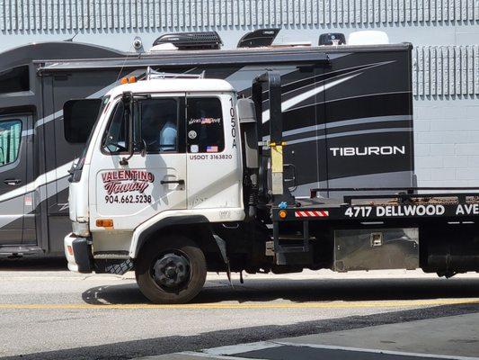 Valentino's Towing