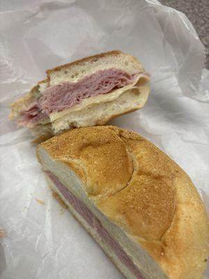 Marc's Deli & Pizzeria