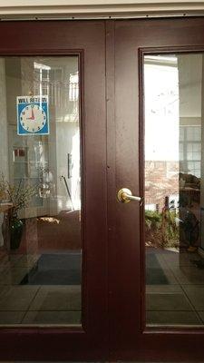 9.45am and she still isnt here. How is she late every time i come by here?