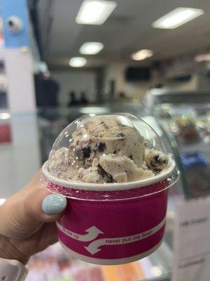 Oreo cheesecake one scoop