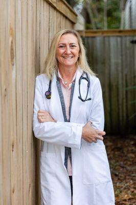 Dr. Anderson has expertise in Lifestyle Medicine, procedures, weight loss support, and much more.