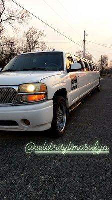 GMC Yukon Dinali 18 to 20 passengers