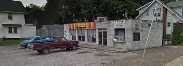 Surprised this place isn't condemned yet! Where's a health inspector when you need one?