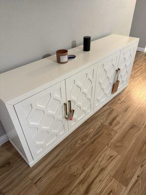 Console still resting on the floor with no legs