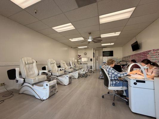 Happiness Nails & Spa