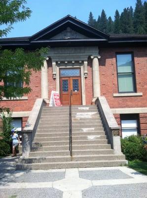 Wallace Public Library