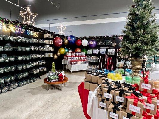 Holiballs and Deck the Palms (Ella B.) candles