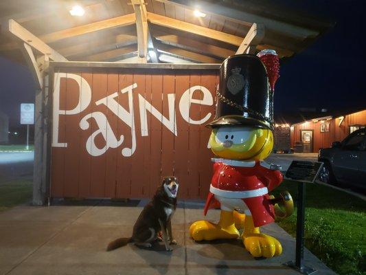 British Garfield at Payne's FIsh & Chips, Gas CIty, Ind. #GarfieldTrail #followthefatcat #ReviewsByRL