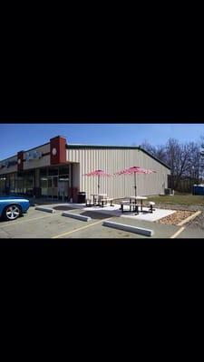 Very clean outside of the store you can even sit outside