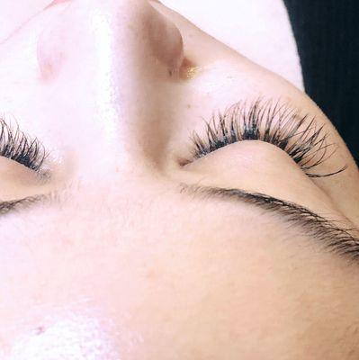 Skin & Lashes by Adriana