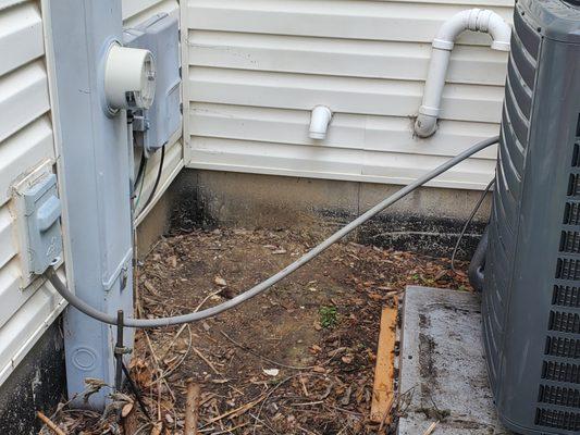 Disconnect cannot run this way. They either need to extend the freon line or run a longer disconnect line with posts.