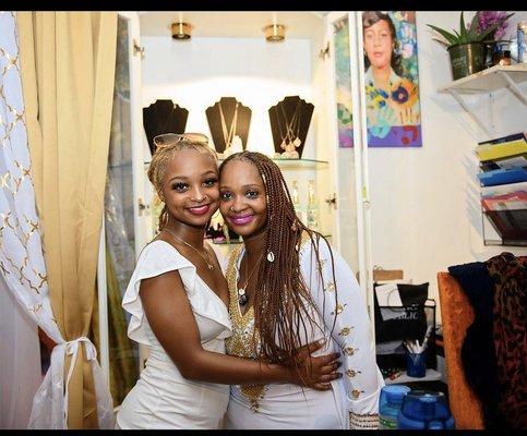 Medicine of Essence Owner's Mother and Daughter team; meet Laila and Nobashea
