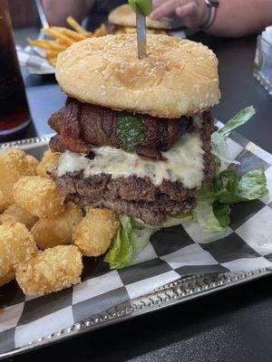 Jalapeño Popper Cheeseburger